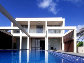 Luxury Oceanfront Room with Swimming Pool
